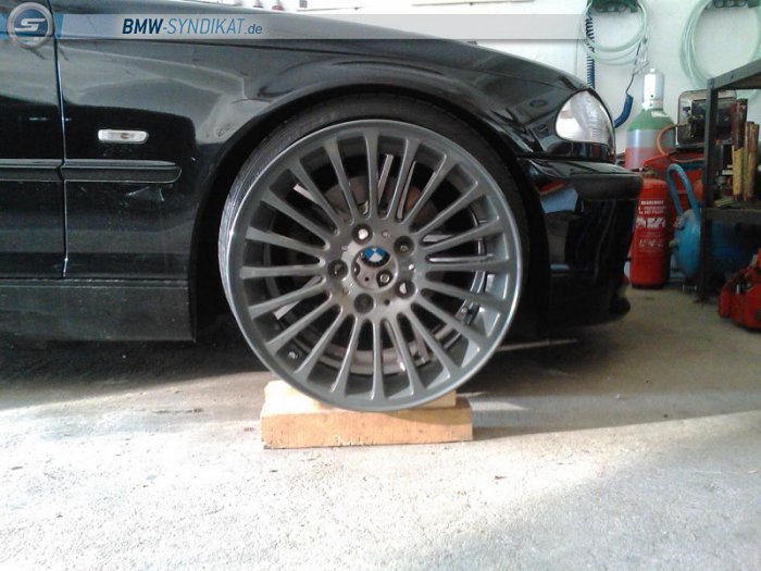 E46 330i schwarz 2 mit Performance 313 in 19 Zoll - 3er BMW - E46 E46 330i schwarz 2 mit Performance 313 in 19 Zoll - 3er BMW - E46