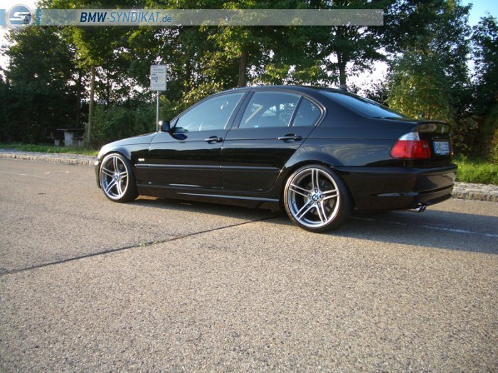 E46 330i schwarz 2 mit Performance 313 in 19 Zoll - 3er BMW - E46 E46 330i schwarz 2 mit Performance 313 in 19 Zoll - 3er BMW - E46