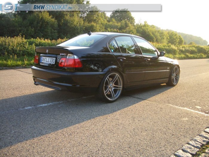 E46 330i schwarz 2 mit Performance 313 in 19 Zoll - 3er BMW - E46 E46 330i schwarz 2 mit Performance 313 in 19 Zoll - 3er BMW - E46