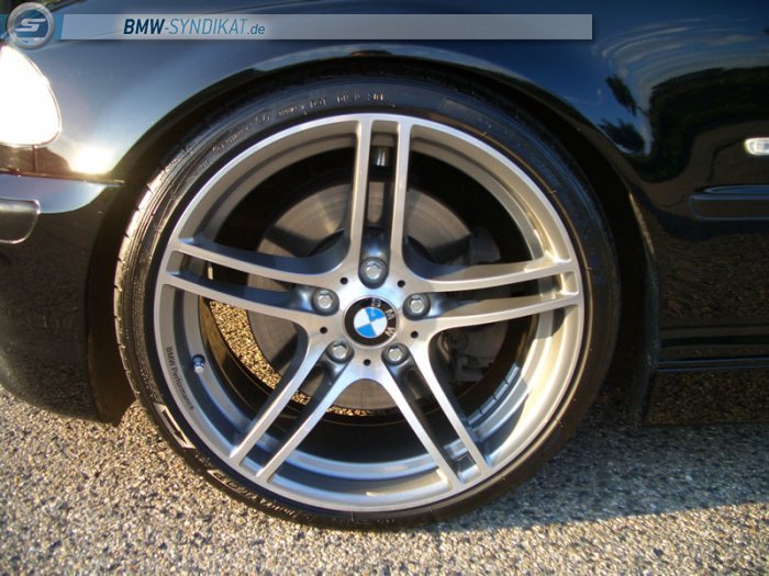 E46 330i schwarz 2 mit Performance 313 in 19 Zoll - 3er BMW - E46 E46 330i schwarz 2 mit Performance 313 in 19 Zoll - 3er BMW - E46