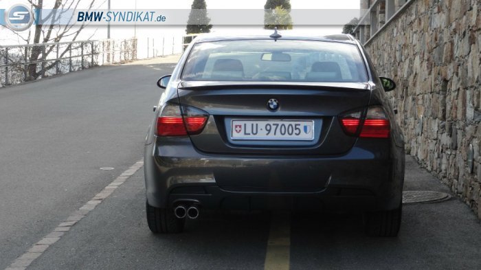 Dezent Performance 330XI Neue Felgen - 3er BMW - E90 / E91 / E92 / E93 Dezent Performance 330XI Neue Felgen - 3er BMW - E90 / E91 / E92 / E93