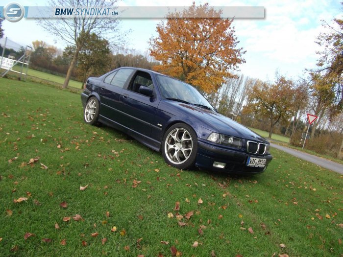 328i Limo in Montralblau - 3er BMW - E36