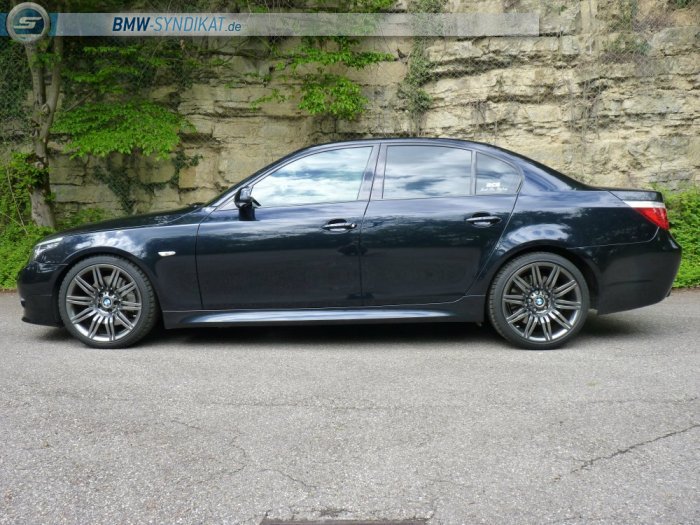 E60 -550i - Carbonschwarz - HMS Klappenauspuff - 5er BMW - E60 / E61 E60 -550i - Carbonschwarz - HMS Klappenauspuff - 5er BMW - E60 / E61