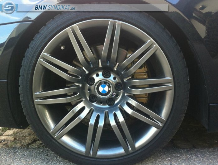 E60 -550i - Carbonschwarz - HMS Klappenauspuff - 5er BMW - E60 / E61 E60 -550i - Carbonschwarz - HMS Klappenauspuff - 5er BMW - E60 / E61