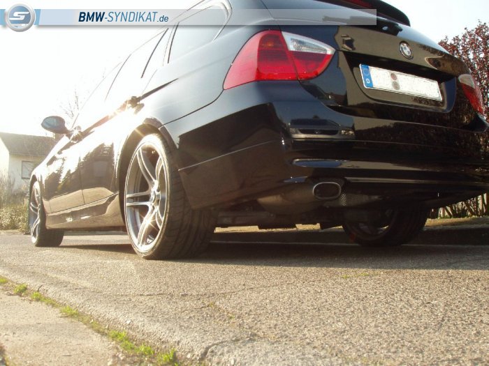 320d Touring Carbon Schwarz Metallic - 3er BMW - E90 / E91 / E92 / E93 320d Touring Carbon Schwarz Metallic - 3er BMW - E90 / E91 / E92 / E93