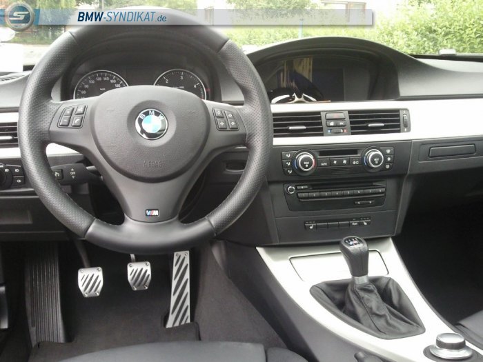 320d Touring Carbon Schwarz Metallic - 3er BMW - E90 / E91 / E92 / E93 320d Touring Carbon Schwarz Metallic - 3er BMW - E90 / E91 / E92 / E93