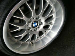 ROD  Felge in 8.5x18 ET  mit Continental SP Conti3 Reifen in 225/40/18 montiert vorn und mit folgenden Nacharbeiten am Radlauf: Kanten geb�rdelt Hier auf einem 5er BMW E39 530d (Limousine) Details zum Fahrzeug / Besitzer