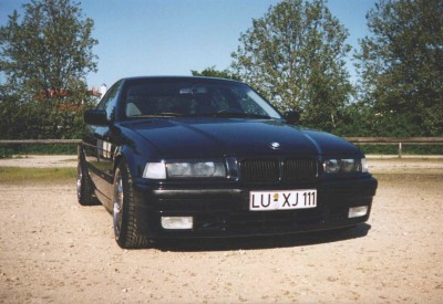 E36 318i Limo mit Chrom-Felgen - 3er BMW - E36