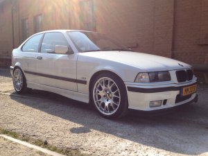 White Compact 323ti - 3er BMW - E36 White Compact 323ti - 3er BMW - E36