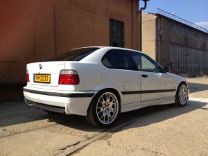 White Compact 323ti - 3er BMW - E36 White Compact 323ti - 3er BMW - E36