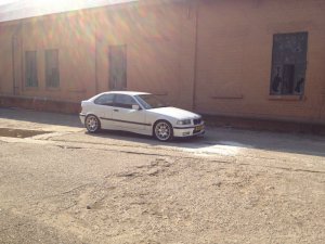 White Compact 323ti - 3er BMW - E36