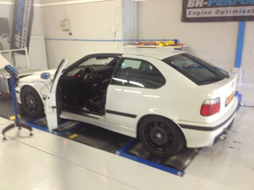 White Compact 323ti - 3er BMW - E36