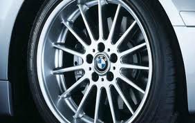BMW Styling 32 Felge in 8.5x18 ET 50 mit Pirelli P Zero Reifen in 245/40/18 montiert hinten Hier auf einem 3er BMW E46 320d (Limousine) Details zum Fahrzeug / Besitzer
