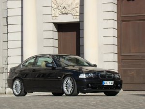 BMW Radial-Styling 32 Felge in 8x18 ET 47 mit Hankook S1 EVO Reifen in 225/40/18 montiert vorn mit 15 mm Spurplatten Hier auf einem 3er BMW E46 328i (Coupe) Details zum Fahrzeug / Besitzer