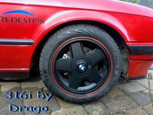 RED-ONE - 3er BMW - E30 RED-ONE - 3er BMW - E30