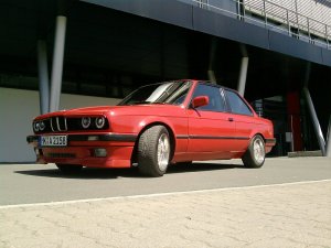 RED-ONE - 3er BMW - E30 RED-ONE - 3er BMW - E30