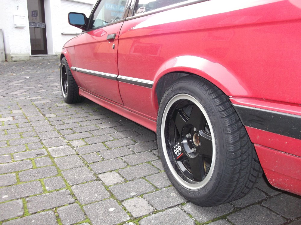 RED-ONE - 3er BMW - E30