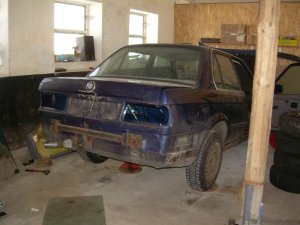 Blauer Alltagsrenner - 3er BMW - E30 Blauer Alltagsrenner - 3er BMW - E30