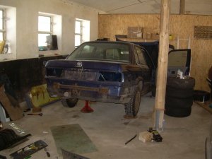 Blauer Alltagsrenner - 3er BMW - E30 Blauer Alltagsrenner - 3er BMW - E30