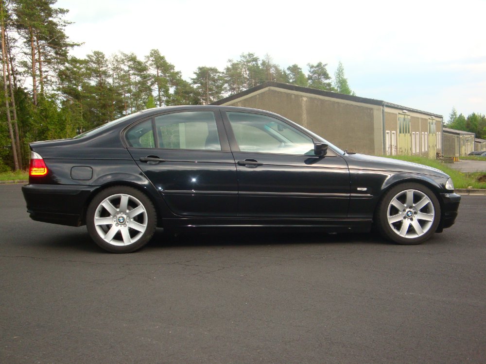 Cosmosschwarzer 18er - 3er BMW - E46