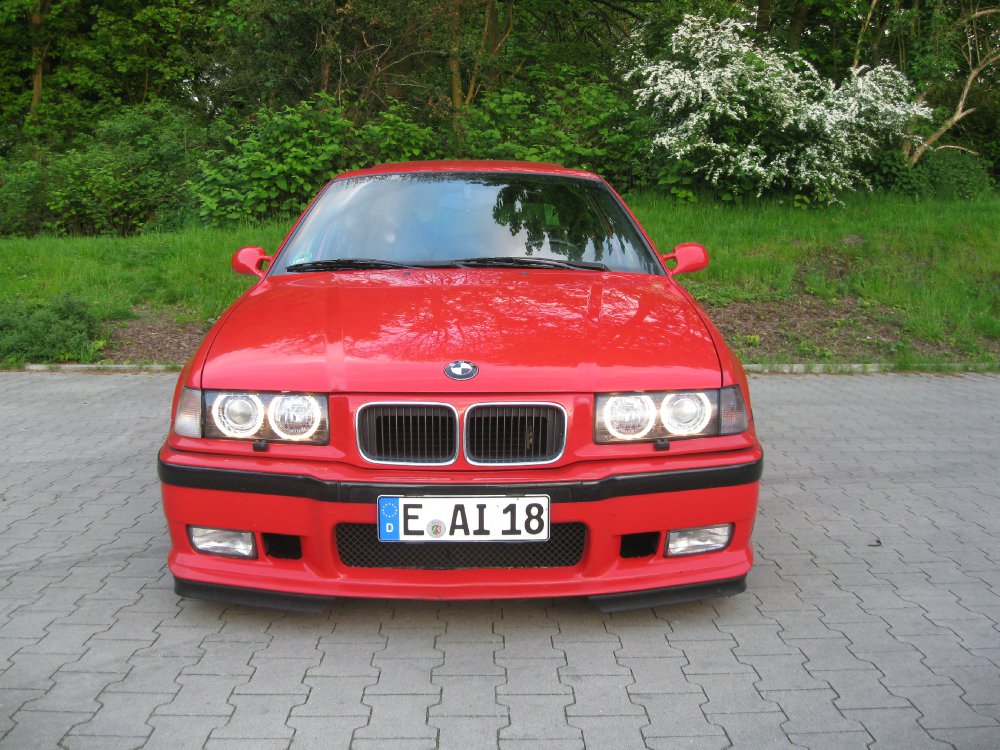 Hellroter Compact - 3er BMW - E36