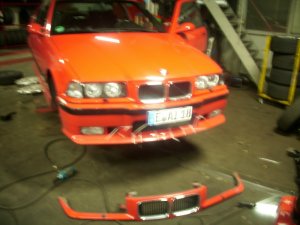Hellroter Compact - 3er BMW - E36