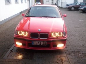 Hellroter Compact - 3er BMW - E36