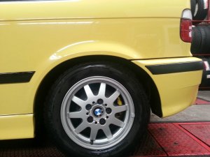 BMW Styling 28 Felge in 7x15 ET 47 mit Michelin Primacy Reifen in 205/60/15 montiert hinten Hier auf einem 3er BMW E36 318ti (Compact) Details zum Fahrzeug / Besitzer