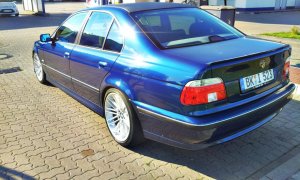 Biarritzblauer Tiefflieger goes Individual! - 5er BMW - E39