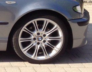 BMW Doppelspeiche M135 Felge in 8x18 ET 47 mit Michelin PilotSport 3 Reifen in 225/40/18 montiert vorn Hier auf einem 3er BMW E46 325i (Touring) Details zum Fahrzeug / Besitzer