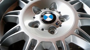 BMW Styling 39 Felge in 7.5x17 ET 41 mit Dunlop Sport Maxx RT Reifen in 225/45/17 montiert vorn mit 5 mm Spurplatten Hier auf einem 3er BMW E36 316i (Compact) Details zum Fahrzeug / Besitzer