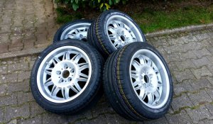E36 Compact 1,9L Avusblau - 3er BMW - E36 E36 Compact 1,9L Avusblau - 3er BMW - E36