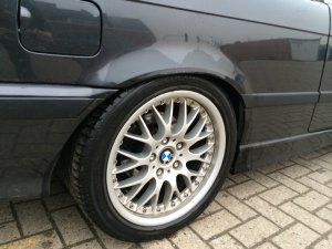 BMW Styling 42 Verbundrad Felge in 8.5x17 ET 41 mit Michelin Pilot Sport Reifen in 245/40/17 montiert hinten mit folgenden Nacharbeiten am Radlauf: gebrdelt und gezogen Hier auf einem 3er BMW E36 325i (Coupe) Details zum Fahrzeug / Besitzer