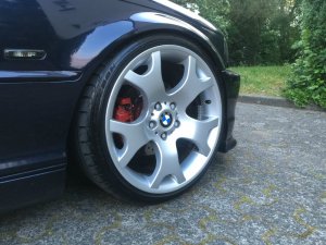 BMW Styling 63 Felge in 9x19 ET 48 mit - Eigenbau - Tracmax Reifen in 225/35/19 montiert vorn mit 20 mm Spurplatten Hier auf einem 3er BMW E46 325i (Cabrio) Details zum Fahrzeug / Besitzer