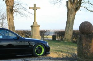 Black & Yellow - 3er BMW - E36 Black & Yellow - 3er BMW - E36