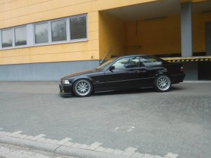 Black & Yellow - 3er BMW - E36 Black & Yellow - 3er BMW - E36