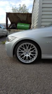 Diewe Wheels Impatto Felge in 8.5x19 ET 35 mit Hankook  Reifen in 225/35/19 montiert vorn mit 12 mm Spurplatten Hier auf einem 3er BMW E90 325i (Limousine) Details zum Fahrzeug / Besitzer