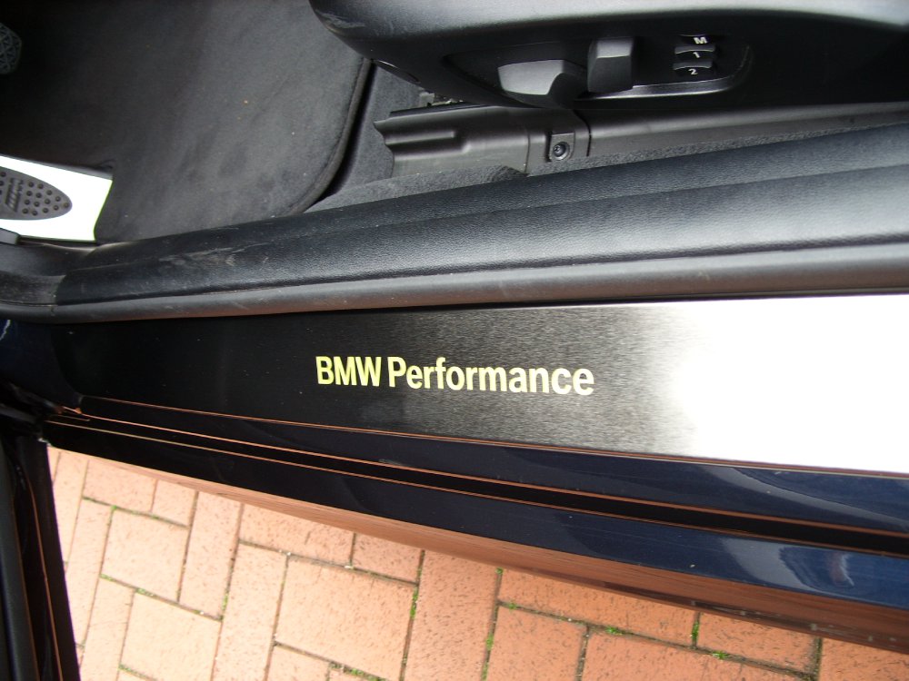 BMW E93 320i Limited Sport - 3er BMW - E90 / E91 / E92 / E93