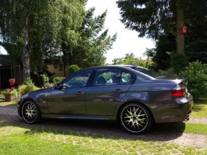 E90, 330i M-Paket + Performance ESD - 3er BMW - E90 / E91 / E92 / E93