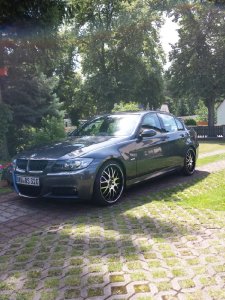 E90, 330i M-Paket + Performance ESD - 3er BMW - E90 / E91 / E92 / E93