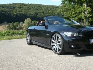 BMW 330i Black - 3er BMW - E90 / E91 / E92 / E93