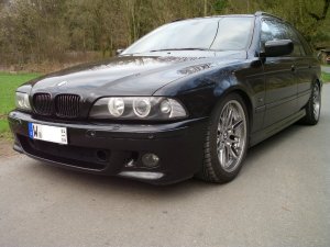 BMW E39 M5 Styling 65 Felge in 8x18 ET 20 mit Continental Rainsport Reifen in 245/40/18 montiert vorn mit 5 mm Spurplatten Hier auf einem 5er BMW E39 530i (Touring) Details zum Fahrzeug / Besitzer
