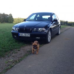 Schwarzer Compact - 3er BMW - E46