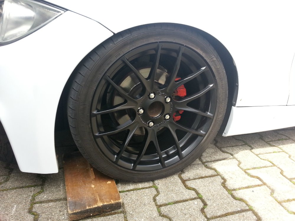 BMW 1er E87 120d - Wei auf schwarz - - 1er BMW - E81 / E82 / E87 / E88
