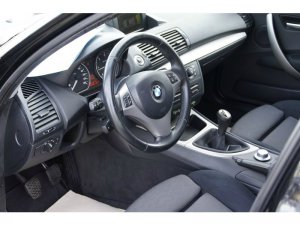 BMW 1er E87 120d - Wei auf schwarz - - 1er BMW - E81 / E82 / E87 / E88