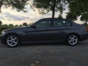 E90, 320i Limo - 3er BMW - E90 / E91 / E92 / E93