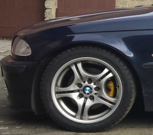 BMW M Doppelspeiche Styling 68 Felge in 7.5x17 ET 47 mit Hankook M+S Reifen in 225/45/17 montiert vorn Hier auf einem 3er BMW E46 328i (Touring) Details zum Fahrzeug / Besitzer