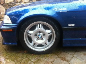BMW Styling 24 Felge in 7.5x17 ET  mit Dunlop Sport Maxx Reifen in 225/45/17 montiert vorn Hier auf einem 3er BMW E36 320i (Coupe) Details zum Fahrzeug / Besitzer