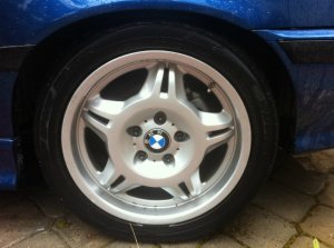 BMW Styling 24 Felge in 7.5x17 ET  mit Dunlop Sport Maxx Reifen in 225/45/17 montiert hinten mit 10 mm Spurplatten und mit folgenden Nacharbeiten am Radlauf: gebrdelt und gezogen Hier auf einem 3er BMW E36 320i (Coupe) Details zum Fahrzeug / Besitzer