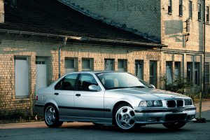 323i Limo on M5 Throwing Stars - 3er BMW - E36